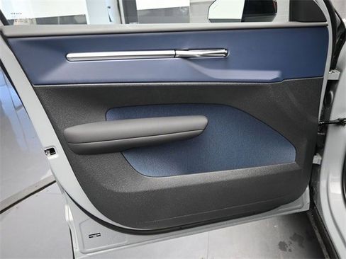 New 2025 Volvo EX30 Ultra w/ Climate Package image 17