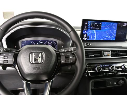 Certified 2026 Honda Pilot Touring image 16