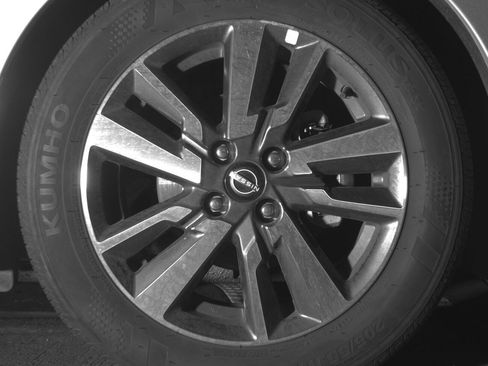 Used 2025 Nissan Versa SV image 10