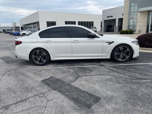 Used 2018 BMW M5 image 2