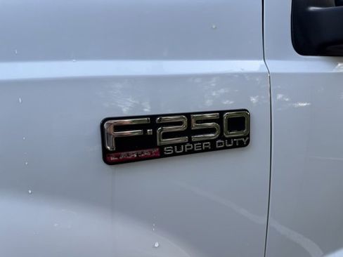 Used 2000 Ford F250 Lariat image 29