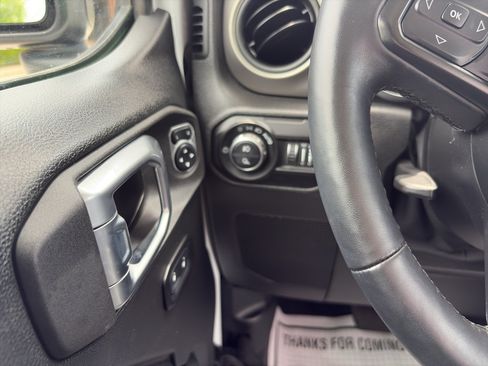 Used 2021 Jeep Gladiator Sport AWD/4WD image 22
