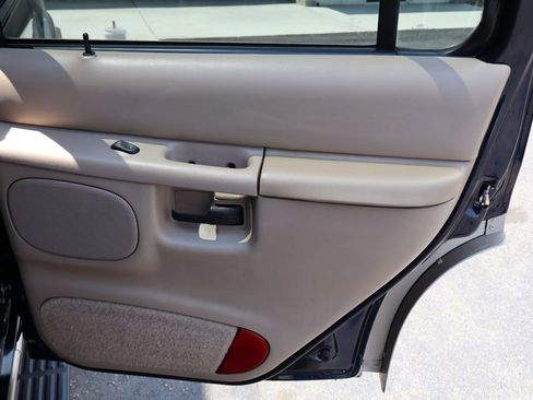 Used 2000 Ford Explorer Eddie Bauer image 25