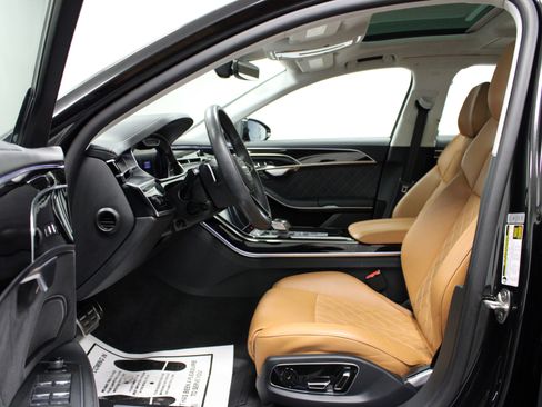 Used 2023 Audi S8 image 13