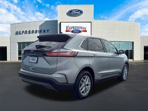Used 2024 Ford Edge SEL image 6