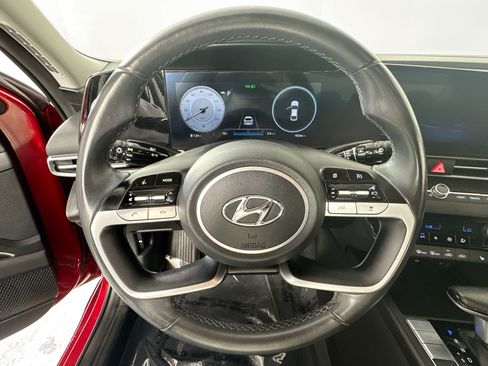 Used 2023 Hyundai Elantra SEL w/ Convenience Package FWD image 11