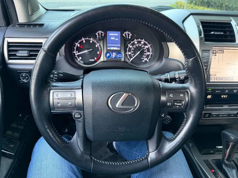 Used 2015 Lexus GX 460 image 33