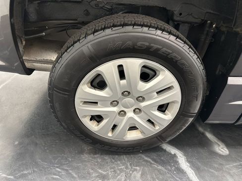 Used 2019 Dodge Grand Caravan SE w/ UConnect Hands-Free Group FWD image 29