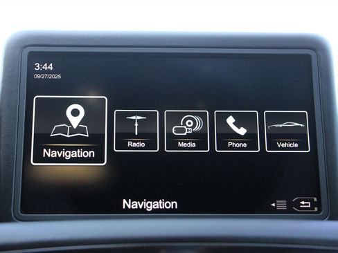 Used 2018 Aston Martin DB11 Coupe image 24