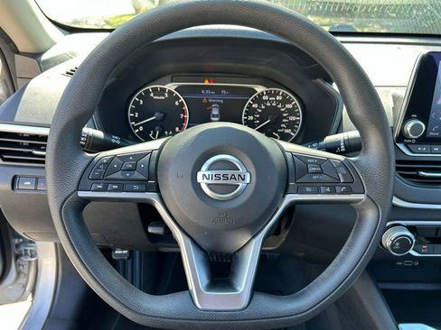 Used 2022 Nissan Altima 2.5 SV image 19