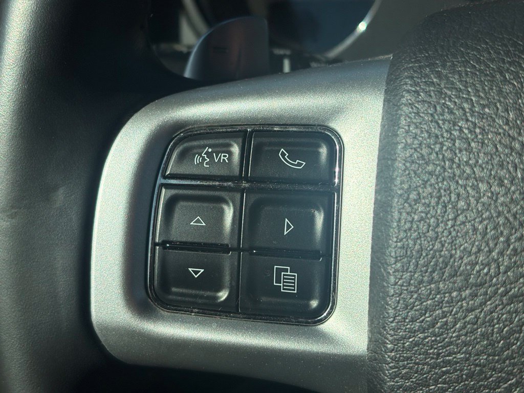 Used 2013 Dodge Challenger R/T RWD image 18
