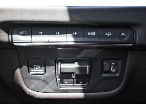 New 2026 Cadillac Escalade Luxury w/ Touring Package AWD/4WD image 15