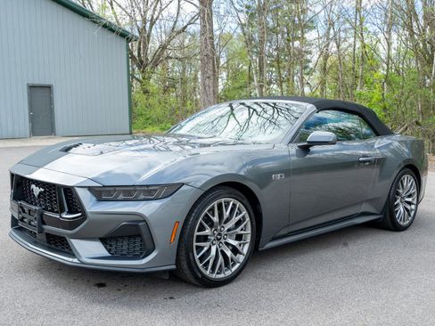 Used 2025 Ford Mustang GT Premium RWD image 9