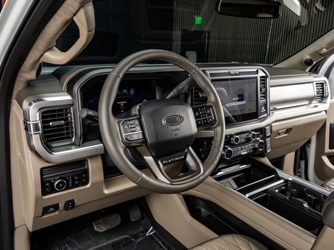 Used 2025 Ford F450 Platinum w/ Platinum Plus Package image 17