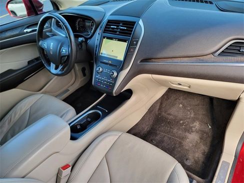 Used 2017 Lincoln MKC Reserve w/ Lincoln MKC Climate Package image 24