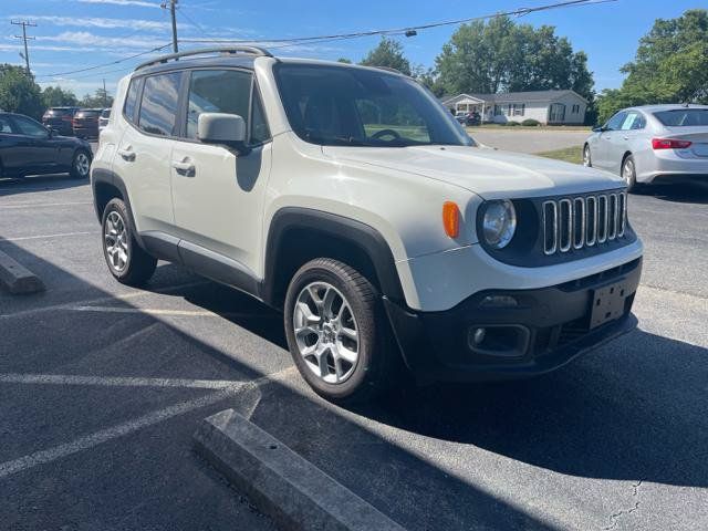 Used 2016 Jeep Renegade Latitude w/ Cold Weather Group AWD/4WD image 4