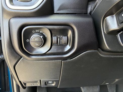 Used 2021 RAM 2500 Laramie w/ Body Color Bumper Group AWD/4WD image 24