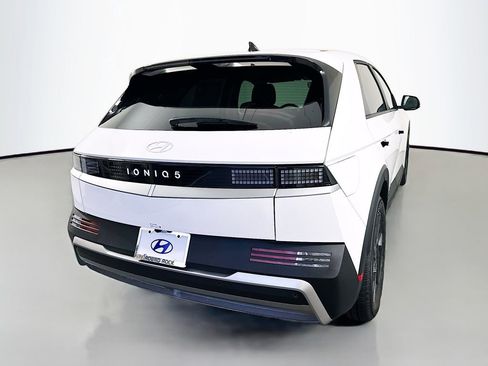 New 2026 Hyundai Ioniq 5 SEL image 5