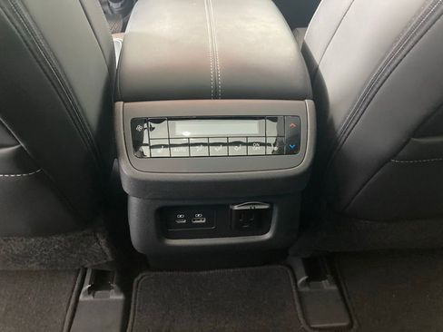 Used 2024 Nissan Pathfinder Platinum image 14