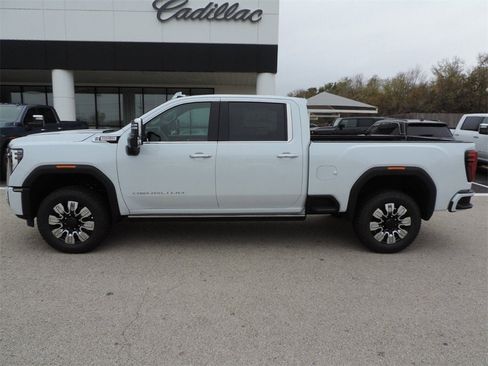 New 2026 GMC Sierra 2500 Denali w/ Denali Reserve Package image 8