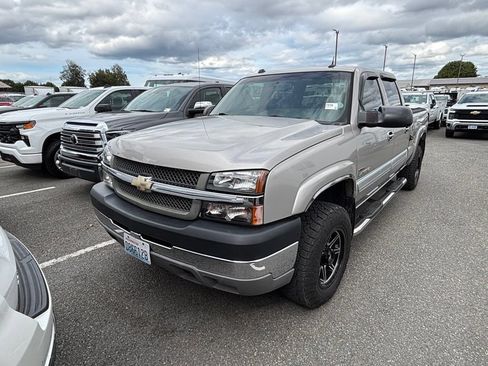 Used 2005 Chevrolet Silverado 2500 LT w/ Heavy-Duty Power Package AWD/4WD image 1