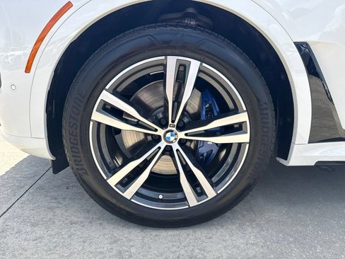 Certified 2024 BMW X7 xDrive40i w/ M Sport Package AWD/4WD image 9
