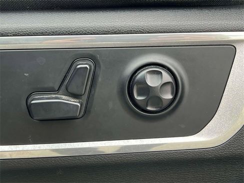 Used 2020 RAM 1500 Laramie image 19