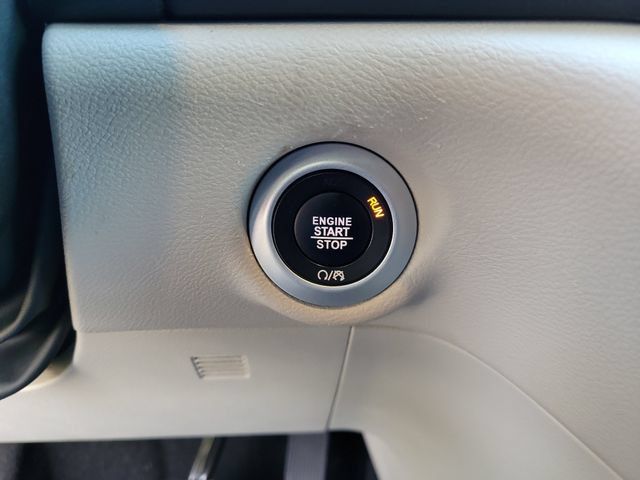 Used 2024 Chrysler Pacifica Touring-L FWD image 33