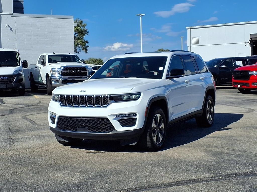 Used 2024 Jeep Grand Cherokee Limited 4xe AWD/4WD image 2