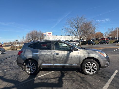 Used 2013 Nissan Rogue SL image 4