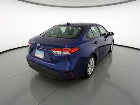Used 2025 Toyota Corolla LE image 9