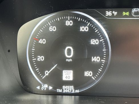 Used 2016 Volvo XC90 T6 R-Design w/ Vision Package image 21