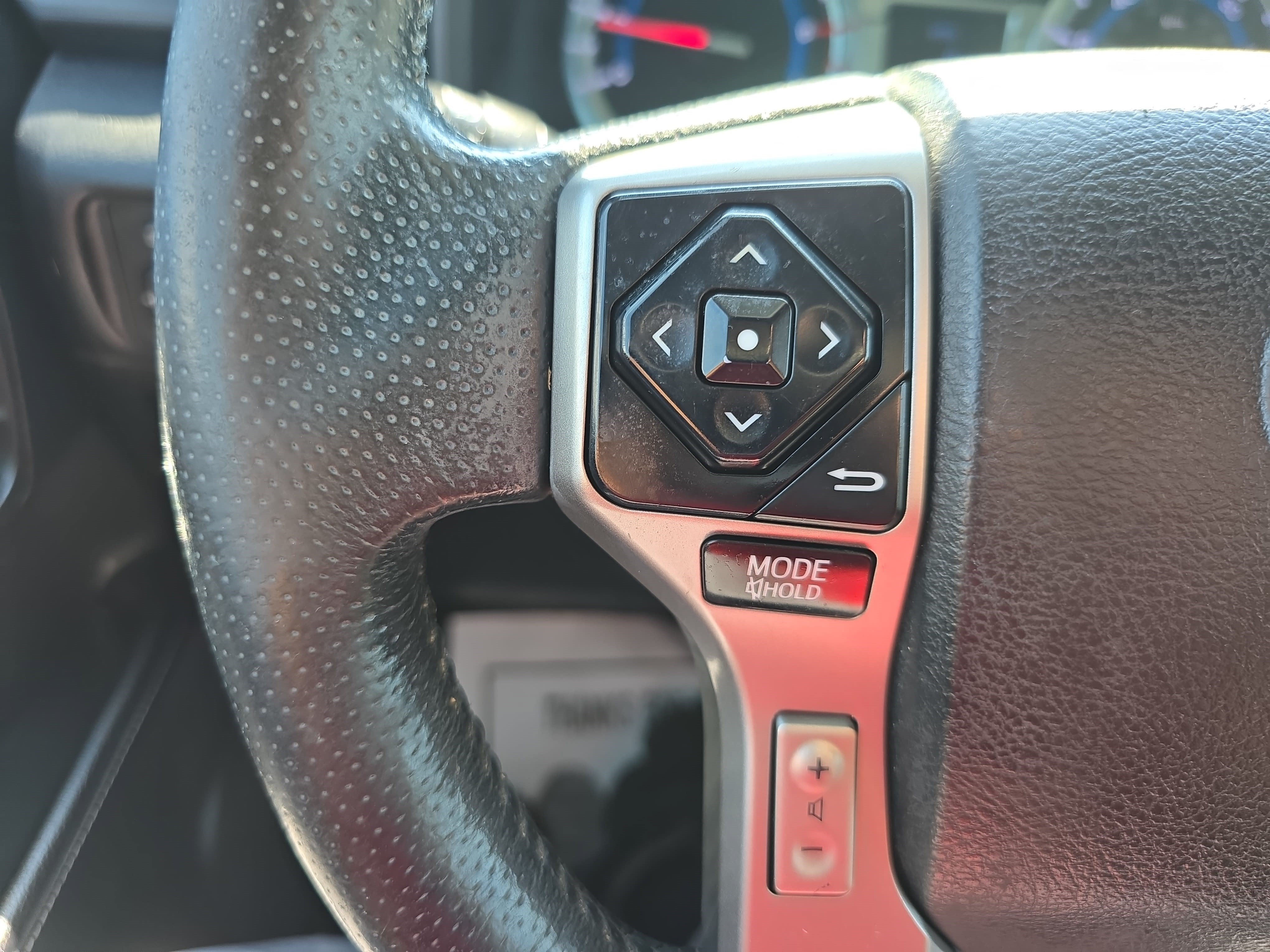 Used 2017 Toyota 4Runner SR5 AWD/4WD image 16