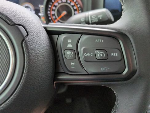 Used 2025 Jeep Gladiator Mojave AWD/4WD image 26