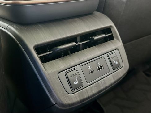 Used 2023 Nissan Ariya EVOLVE+ image 27