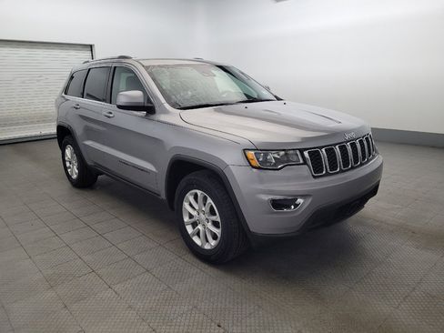 Used 2021 Jeep Grand Cherokee Laredo image 13
