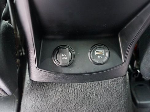 Used 2023 Kia Sorento S image 9