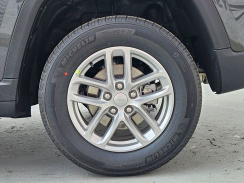 New 2026 Jeep Grand Cherokee Laredo X AWD/4WD image 25