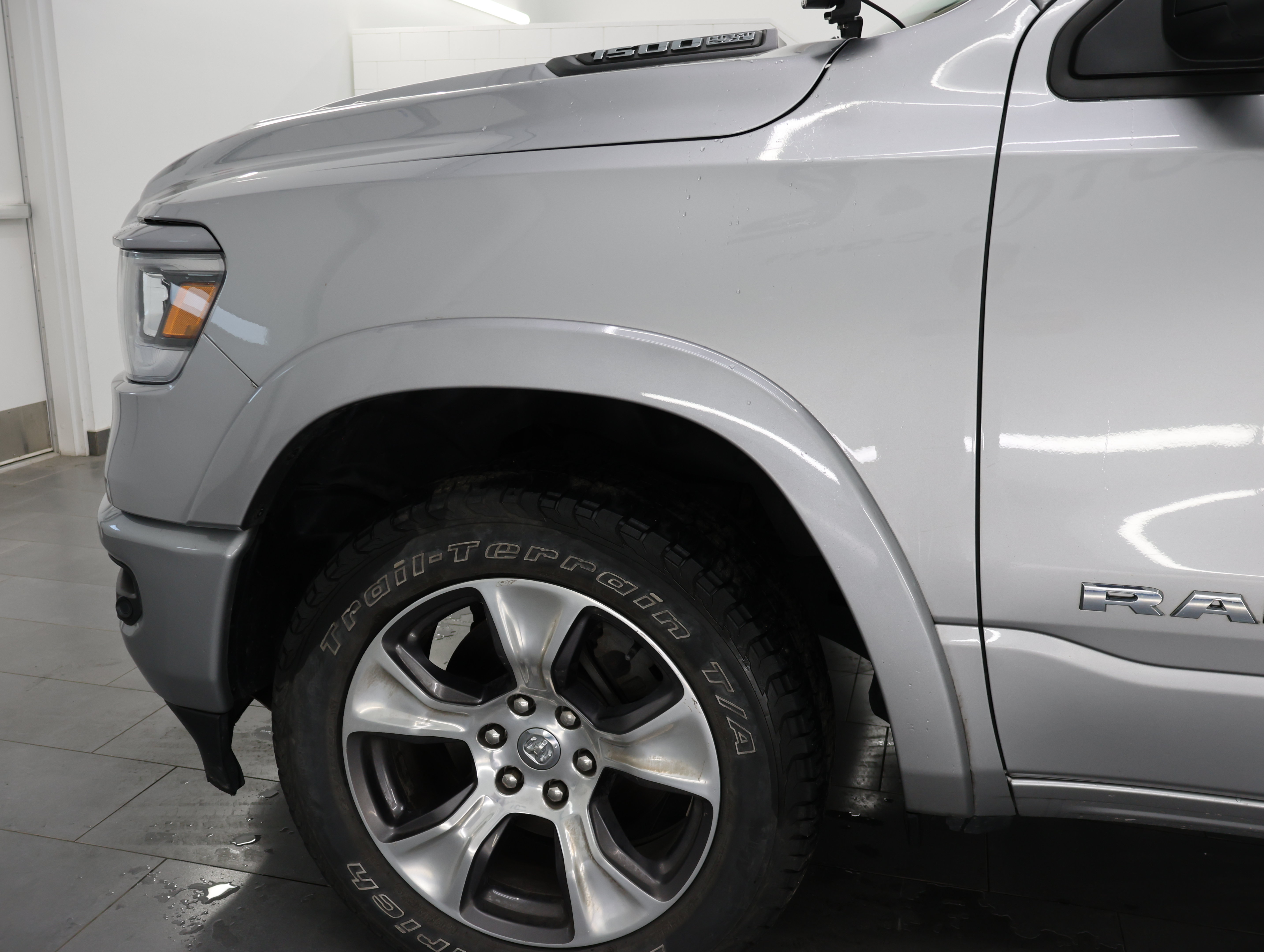 Used 2019 RAM 1500 Laramie w/ Sport Appearance Package AWD/4WD image 32