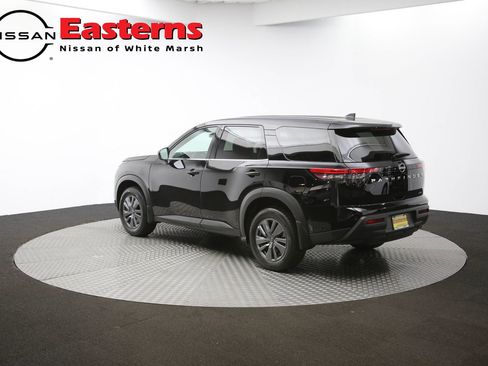 Used 2025 Nissan Pathfinder S image 89