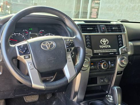 Used 2020 Toyota 4Runner SR5 Premium w/ Moonroof Package AWD/4WD image 10
