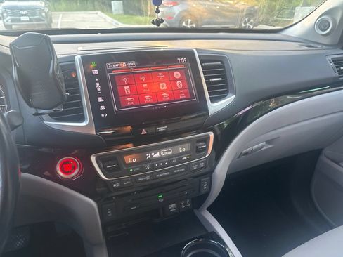Used 2016 Honda Pilot Touring image 15