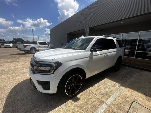 Used 2023 Ford Expedition Limited RWD image 3