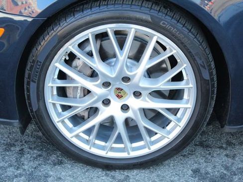 Used 2019 Porsche Panamera 4 image 15