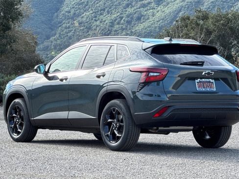 New 2026 Chevrolet Trax LT w/ Midnight Edition image 6