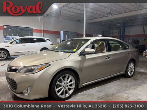 Used 2015 Toyota Avalon Limited image 1