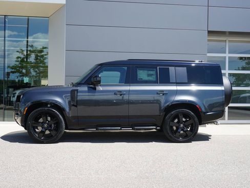 New 2025 Land Rover Defender 130 V8 image 8