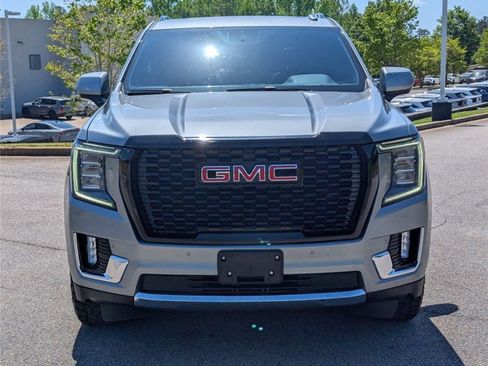 Used 2023 GMC Yukon SLT AWD/4WD image 5