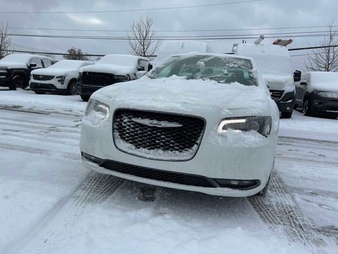 Certified 2017 Chrysler 300 S image 6