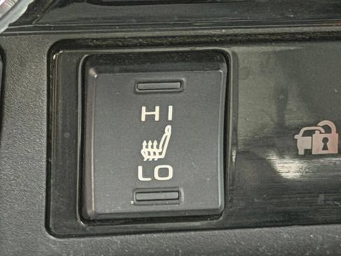 Used 2023 Toyota RAV4 XLE Premium AWD/4WD image 22